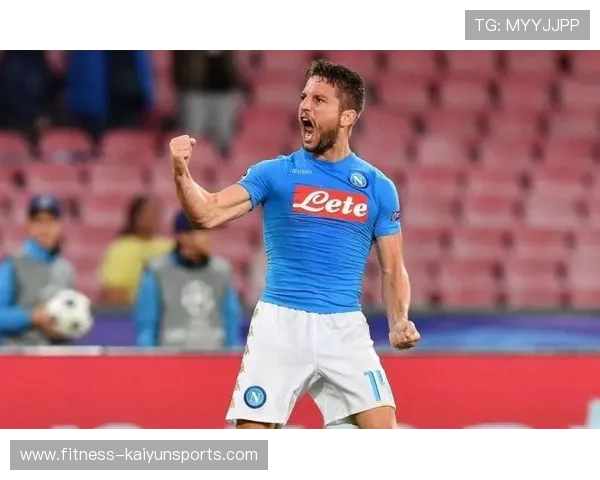 默滕斯简介：比利时足球天才的成长历程与辉煌成就